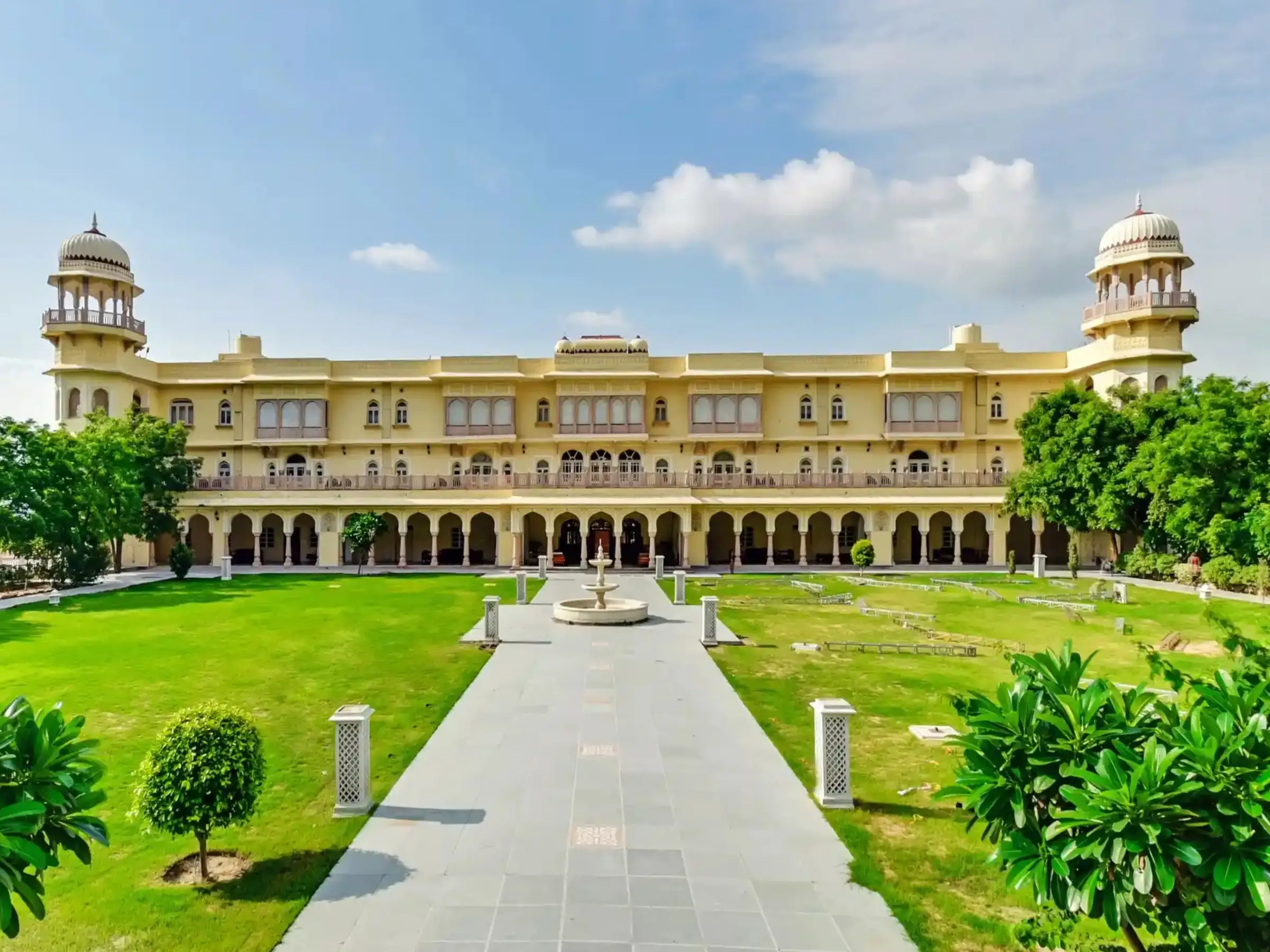 Mundota Fort and Palace