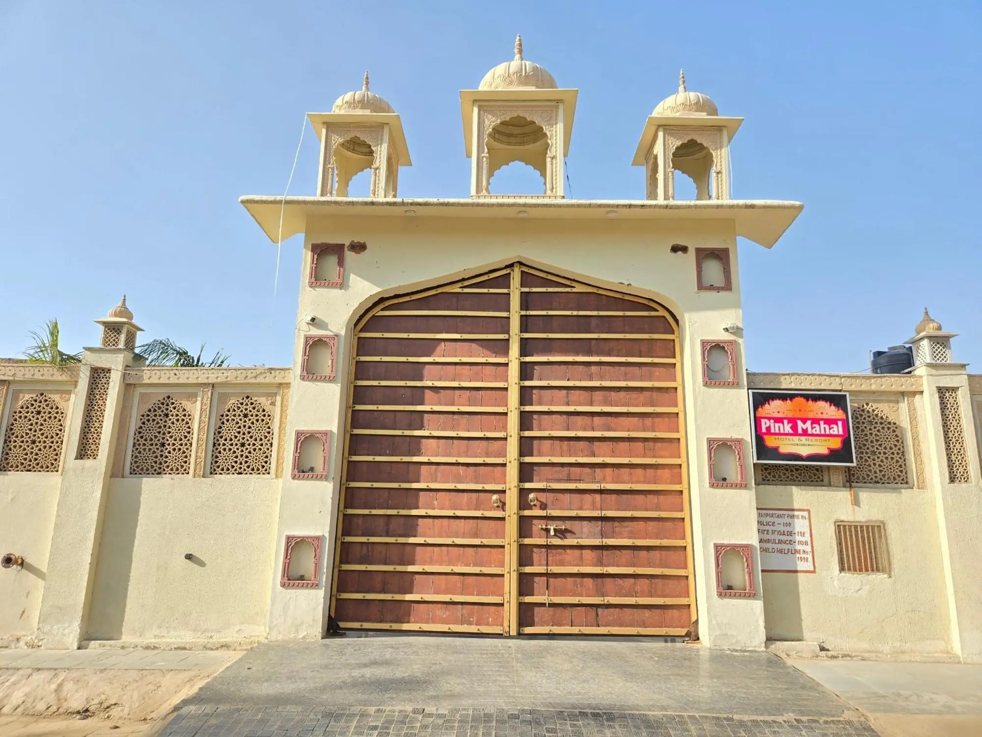 Pink Mahal Hotel & Resort — second view